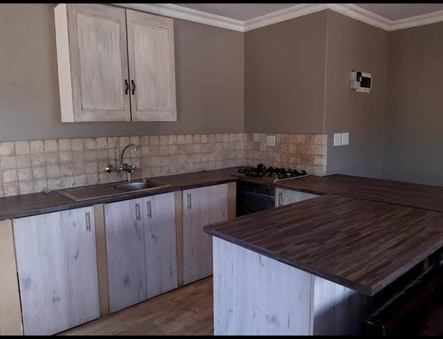 1 BEDROOM PROPERTY TO RENT IN LOCHNERHOF